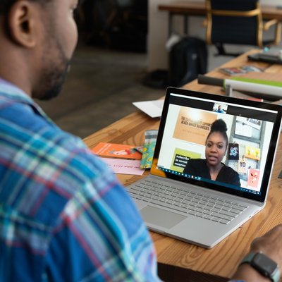 linkedin-sales-solutions-1LyBcHrH4J8-unsplash.jpg